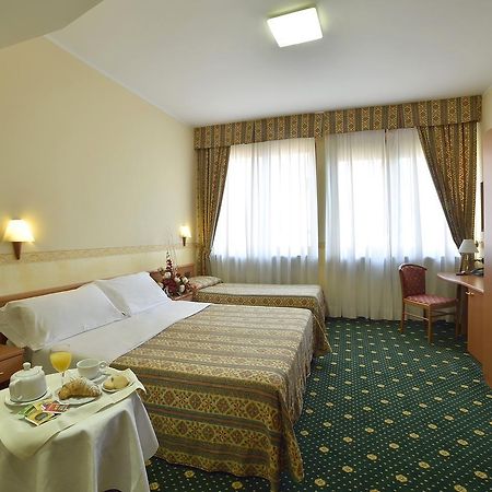 Dropiluc Hotel Druento Buitenkant foto