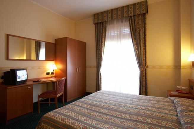 Dropiluc Hotel Druento Buitenkant foto