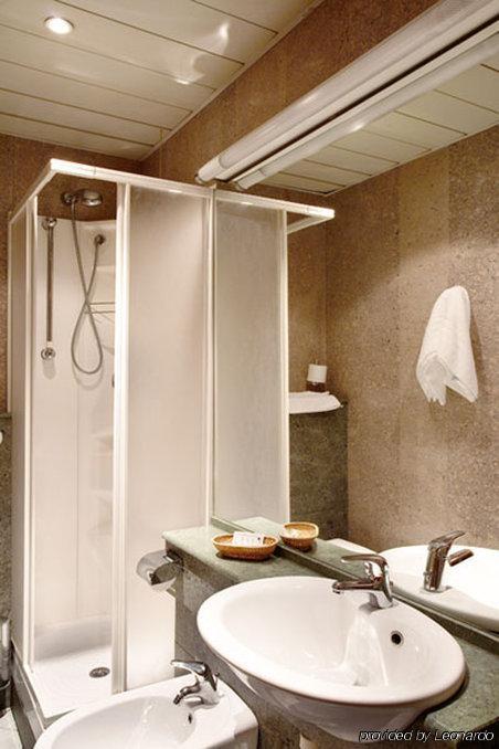 Dropiluc Hotel Druento Kamer foto