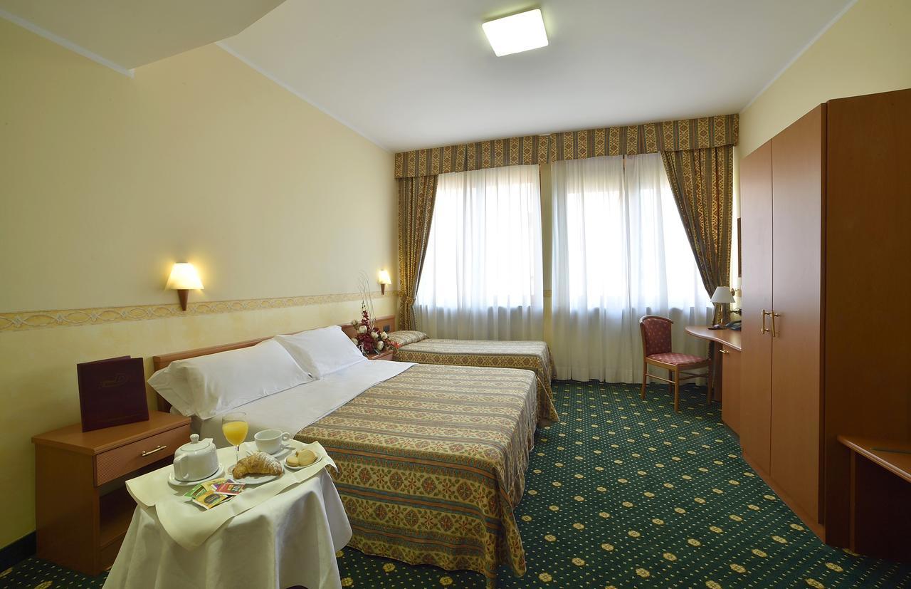 Dropiluc Hotel Druento Buitenkant foto
